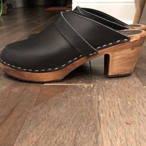 High Heel Black Classic Clog w/Strap & Brown Base